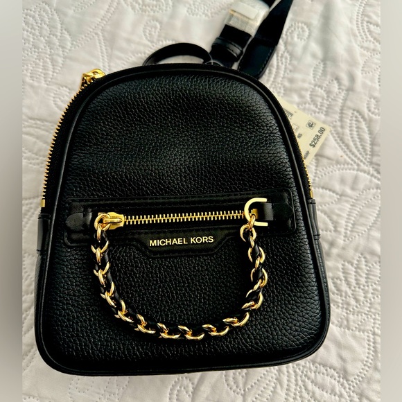 Michael Kors Handbags - 🆕Michael Kors Leather Backpack